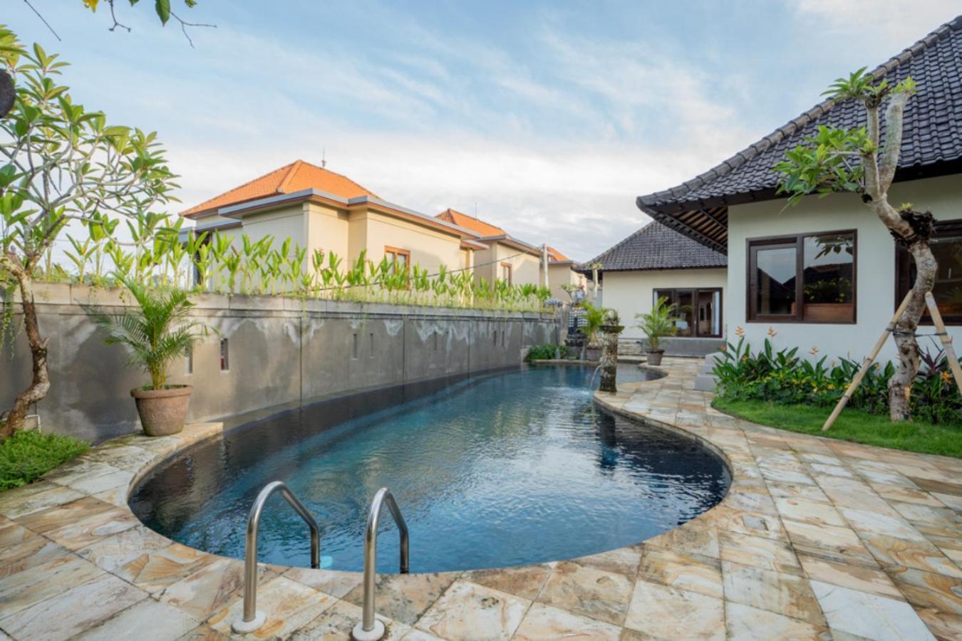 Oma Ubud Luaran gambar