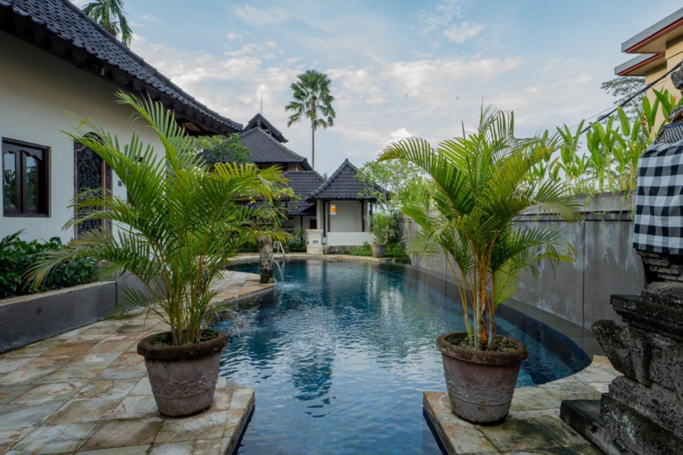 Oma Ubud Luaran gambar